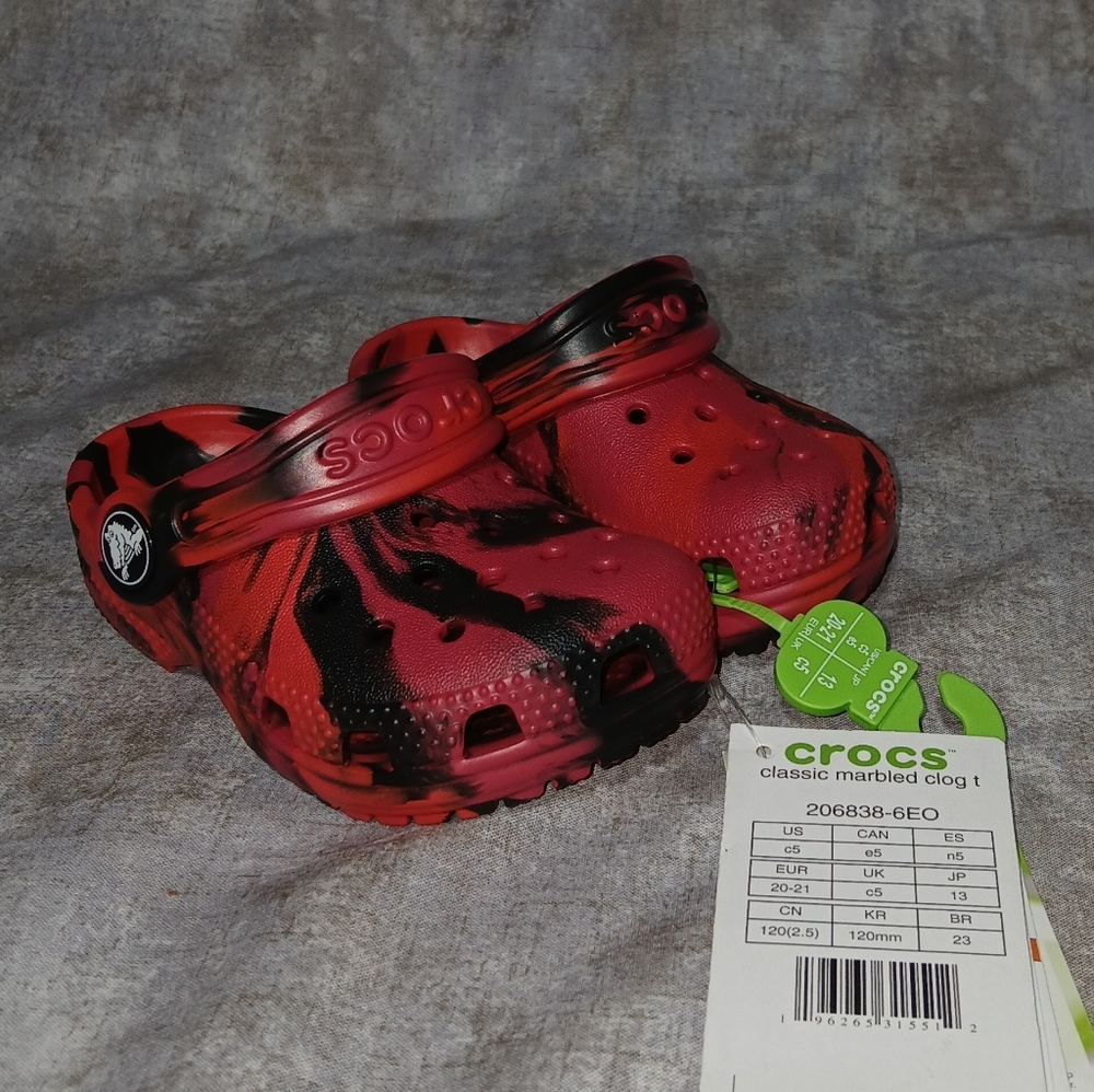 Crocs Clogs Red/Black Marble NWT Toddler/Little Kids Size 5 NWT